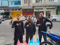 Dalam Rangka Jumat Barokah, Tim Reaksi Cepat Kota Medan Membagikkan 70 Nasi Bungkus Kepada Masyarakat Kota Medan.
