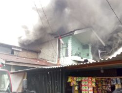 Kebakaran Rumah di Medan Polonia, DPKP Kota Medan Kerahkan Tiga Armada.