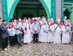 Abdi Pulungan & Ali Mora Siagian dan Jeni Saputra SE lepas  Jama’ah Haji Sinunukan.