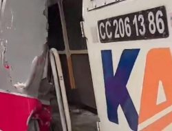 KA Argo Bromo Anggrek Tabrak KRL di Stasiun Bekasi Timur.