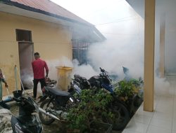 Gerak Cepat Polsek Kotapinang Fogging Mako dan Permukiman, Cegah Ancaman DBD