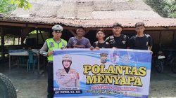 Polantas Menyapa Sopir Angkutan Barang di Kampung Rakyat, Satlantas Polres Labusel Ingatkan Pentingnya Keselamatan Berkendara.