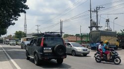 Antrean Solar Subsidi Mengular 1 Kilometer di Tandam Hulu II, Warga Desak Evaluasi Distribusi BBM.