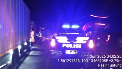 Respon Cepat Laporan Call Center 110, Kapolsek Torgamba Turun Langsung Atasi Kemacetan Akibat Antrean BBM di SPBU Asam Jawa.