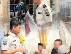 Rutan Kelas IIB Tanjung Pura Laksanakan Sosialisasi dan Pembagian Brosur Aspirasi kepada Warga Binaan di Setiap Blok Hunian.
